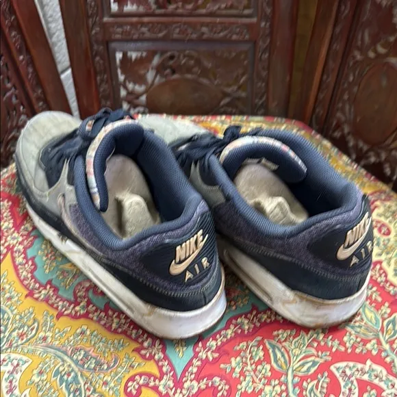 Nike Air Max Blue and Gray Sneakers Low-Top Athletic Shoes Winter 2016/17 WORN