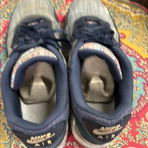 Nike Air Max Blue and Gray Sneakers Low-Top Athletic Shoes Winter 2016/17 WORN