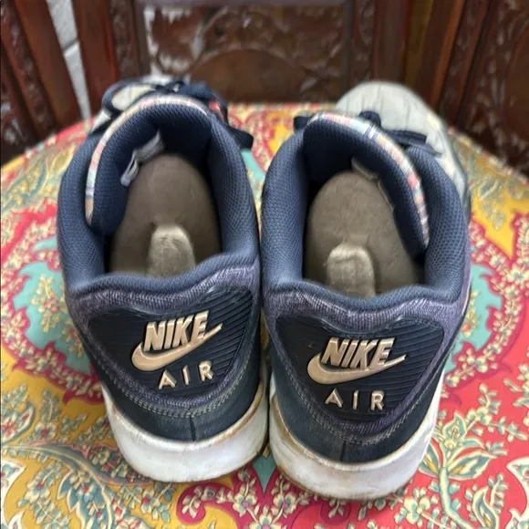 Nike Air Max Blue and Gray Sneakers Low-Top Athletic Shoes Winter 2016/17 WORN