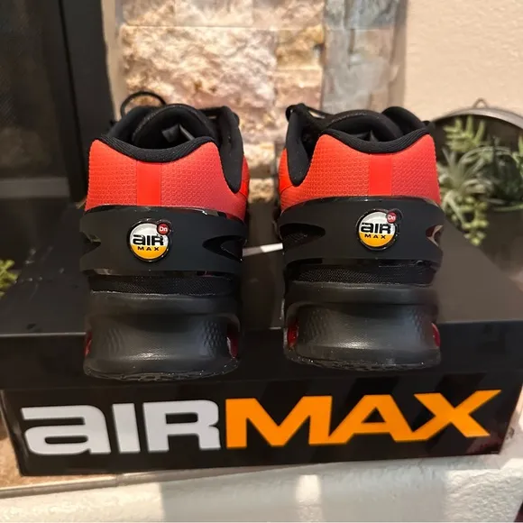 Nike Air Max Dn8 Red Black Sneakers Men’s Size 13