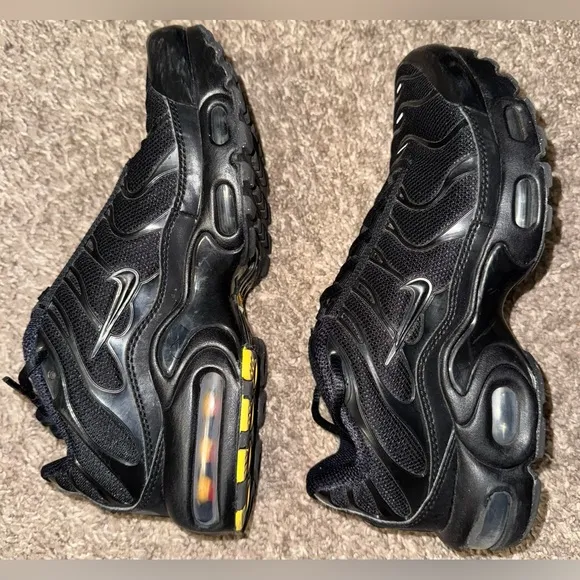 Nike Air Max Plus Triple Black TN GS 6.5Y CD0609-001 Kids Shoes Sneakers Running