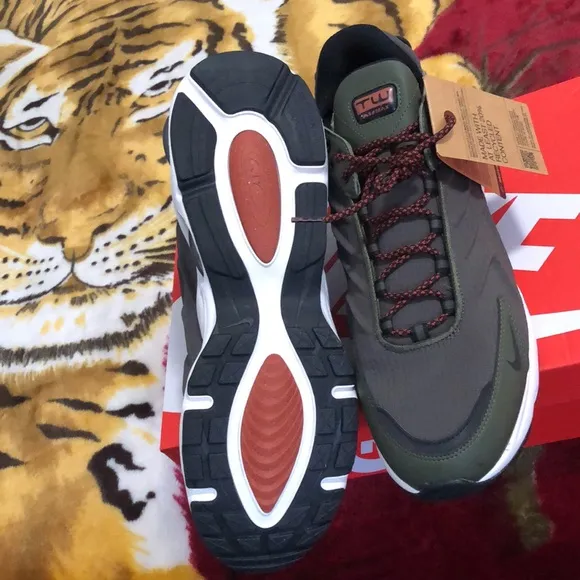 NIKE AIR MAX TW KHAKI/PHANTOM BLACK SHOES. NIKE AIR MAX TAILWIND SZ 13