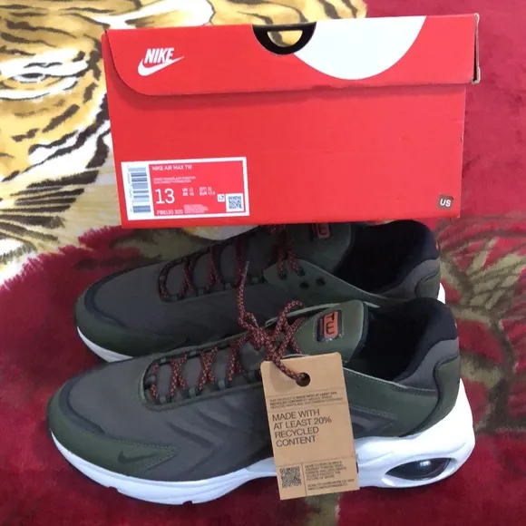 NIKE AIR MAX TW KHAKI/PHANTOM BLACK SHOES. NIKE AIR MAX TAILWIND SZ 13