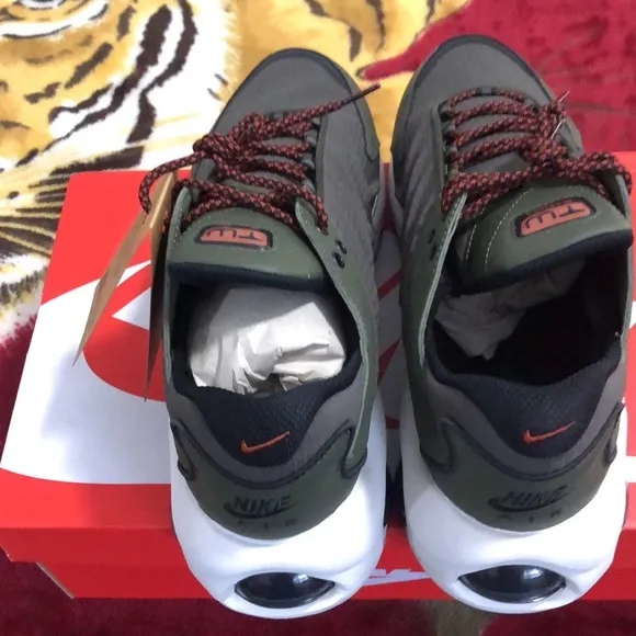 NIKE AIR MAX TW KHAKI/PHANTOM BLACK SHOES. NIKE AIR MAX TAILWIND SZ 13