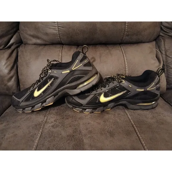 Nike Air Trail Ridge Preloved Sneakers Mens 11.5 #821