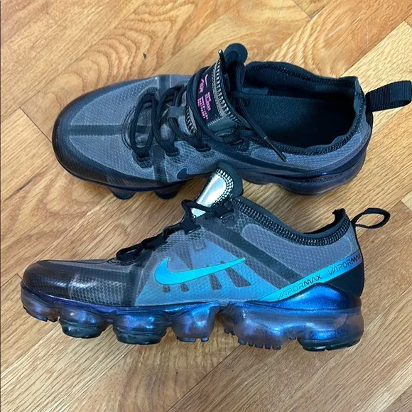 Nike Air Vapormax 2018 GS Youth Black and Gray Sneakers AJ2616-003