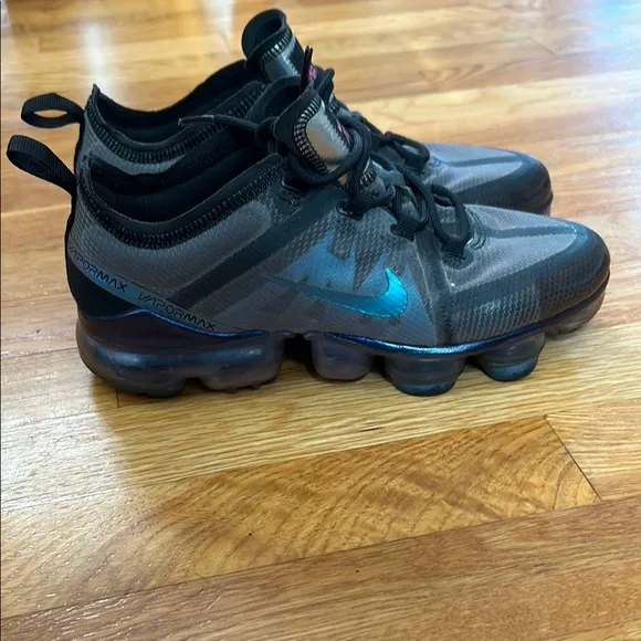 Nike Air Vapormax 2018 GS Youth Black and Gray Sneakers AJ2616-003