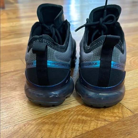 Nike Air Vapormax 2018 GS Youth Black and Gray Sneakers AJ2616-003
