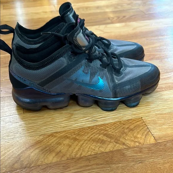 Nike Air Vapormax 2018 GS Youth Black and Gray Sneakers AJ2616-003
