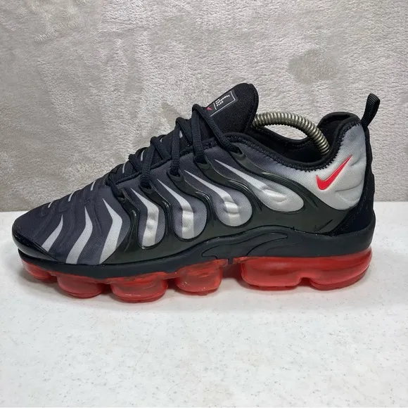Nike Air Vapormax Plus Black Red Men's Shoes Running Sz 9.5 924453-319
