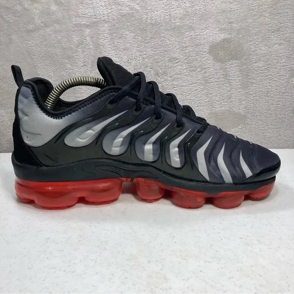 Nike Air Vapormax Plus Black Red Men's Shoes Running Sz 9.5 924453-319
