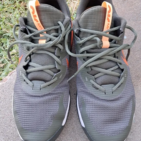 NIKE AirMax  Alpha  Trainer 5 Sneakers Men  Size 11  Olive Green