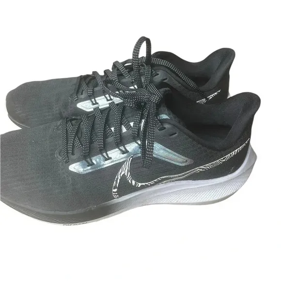 Nike Black White Womens Air Zoom Pegasus 39 Shoes Size 9 Running DR9619-001