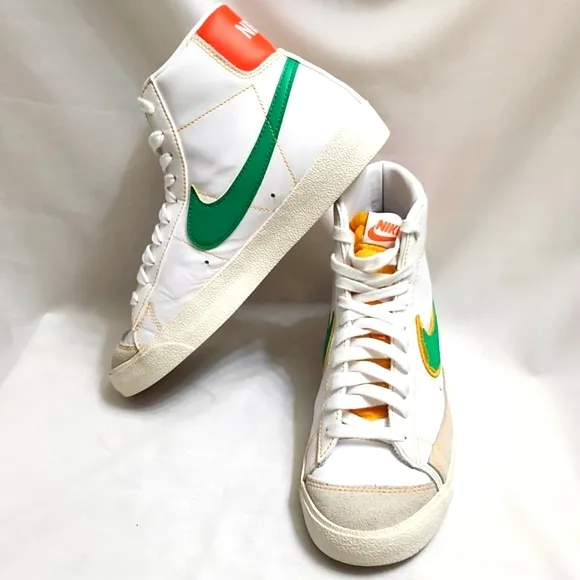 Nike Blazer Mid '77 Roswell Rayguns Athletic sneakers (boys size 7)