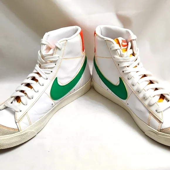 Nike Blazer Mid '77 Roswell Rayguns Athletic sneakers (boys size 7)