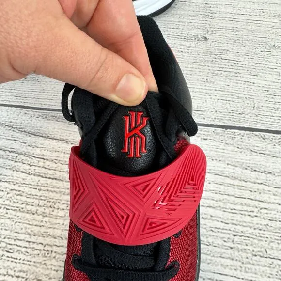 Nike Boys Red &amp; Black Kyrie Flytrap 3 Basketball Sneakers Size 1