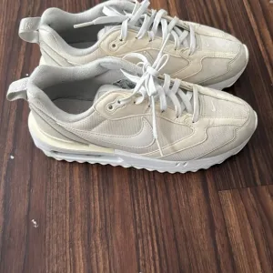 Nike Cream Sneakers