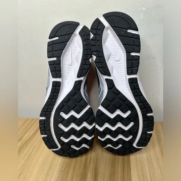 Nike DownShifter 6 Running Shoes Size 5.5Y Gray Black Pink