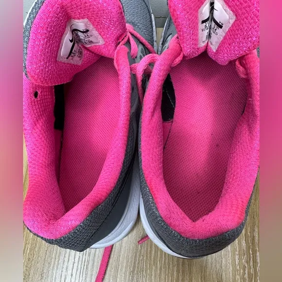 Nike DownShifter 6 Running Shoes Size 5.5Y Gray Black Pink