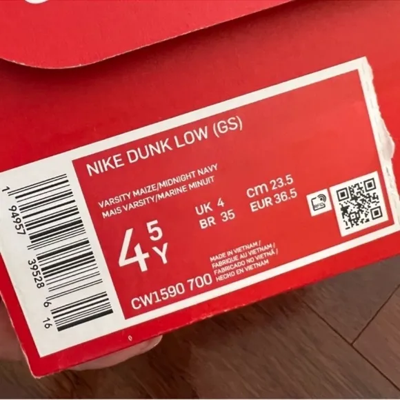 Nike Dunk Low Michigan
