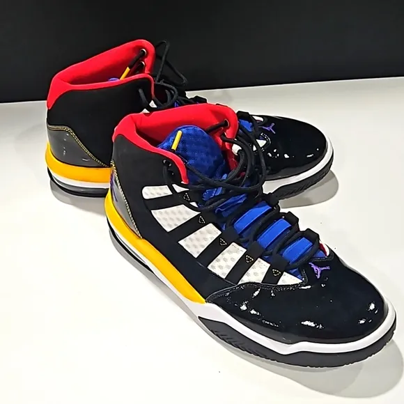 NIKE  Jordan max aura rivals