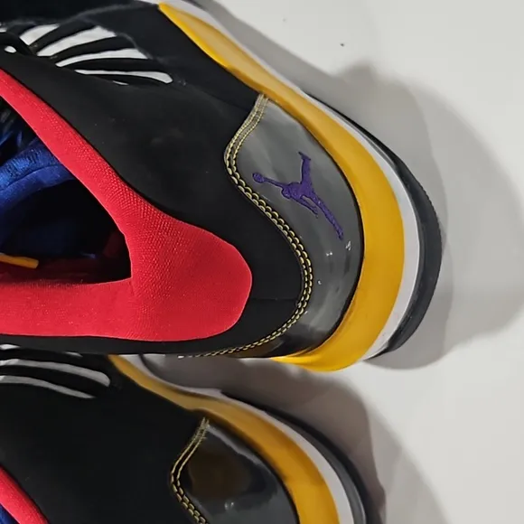 NIKE  Jordan max aura rivals