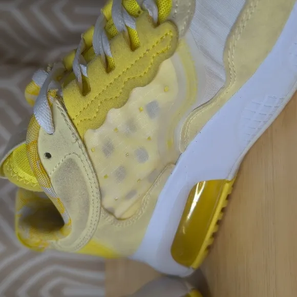 Nike Kids Jordan Air Max 200 GS Sneakers in Dynamic Yellow