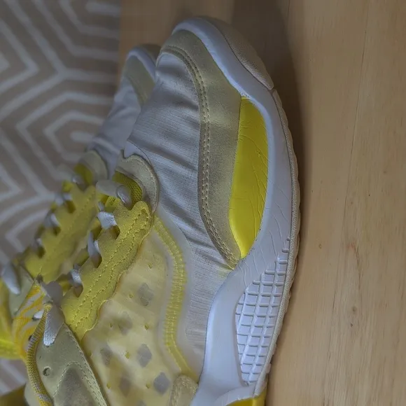 Nike Kids Jordan Air Max 200 GS Sneakers in Dynamic Yellow