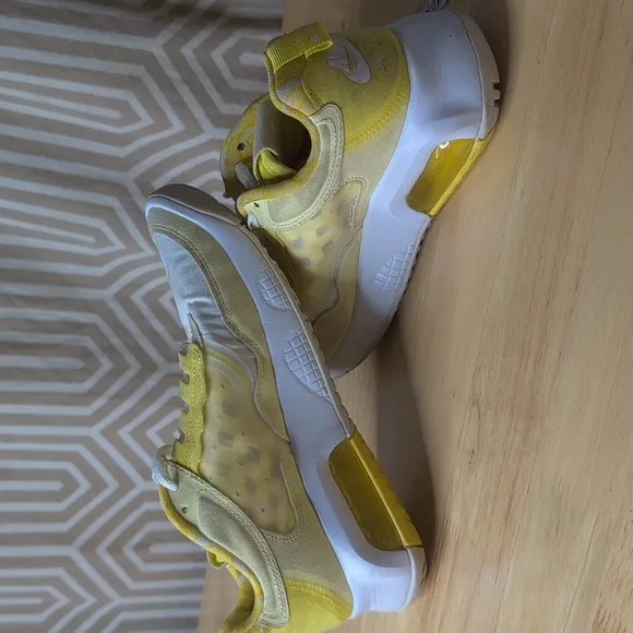 Nike Kids Jordan Air Max 200 GS Sneakers in Dynamic Yellow
