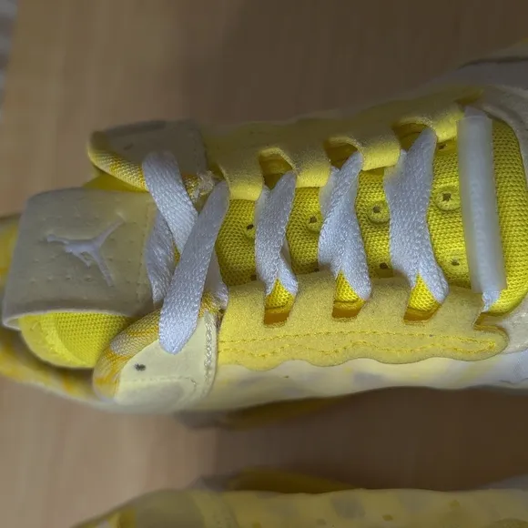 Nike Kids Jordan Air Max 200 GS Sneakers in Dynamic Yellow