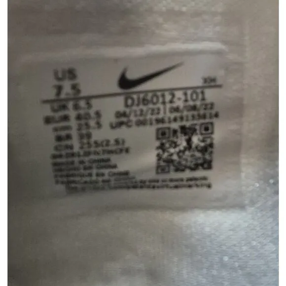 Nike Kyrie Low 5 Basketball Shoes White Gold DJ6012-101 Men’s Size 7.5 NEW