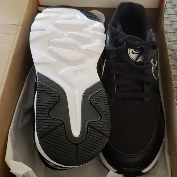 𝅺NIKE LD  Victory Sneakers size 5.5