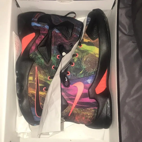 Nike Lebron James XIII “Akronite”