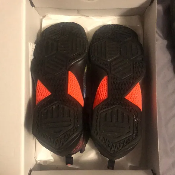 Nike Lebron James XIII “Akronite”