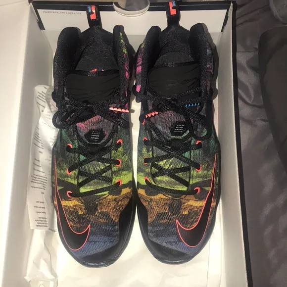 Nike Lebron James XIII “Akronite”