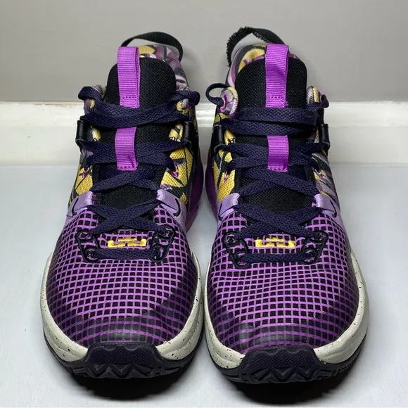 Nike Lebron Witness 7 SE GS Lakers Graffiti Sneakers Size 7Y Shoes - FD0209-001