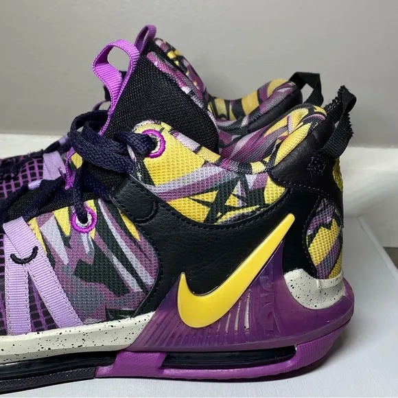 Nike Lebron Witness 7 SE GS Lakers Graffiti Sneakers Size 7Y Shoes - FD0209-001