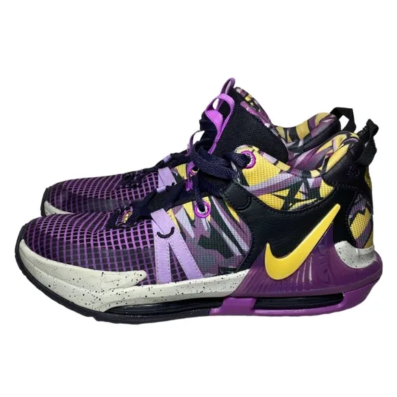 Nike Lebron Witness 7 SE GS Lakers Graffiti Sneakers Size 7Y Shoes - FD0209-001