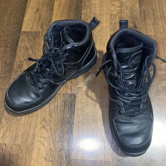 Nike Manoa Leather Black Hiking Boots GORPCORE 454350-003 Mens Size 8 US