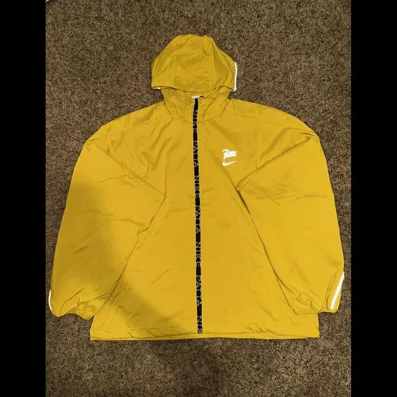 Nike Men’s Patta Running Team Full-Zip Saffron Quartz Jacket