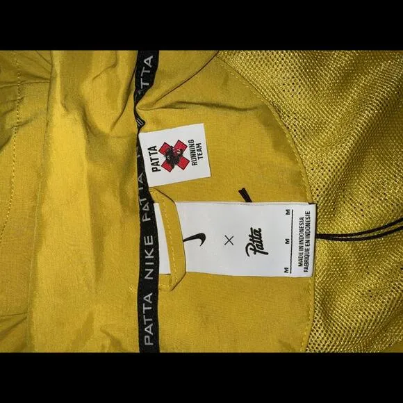Nike Men’s Patta Running Team Full-Zip Saffron Quartz Jacket