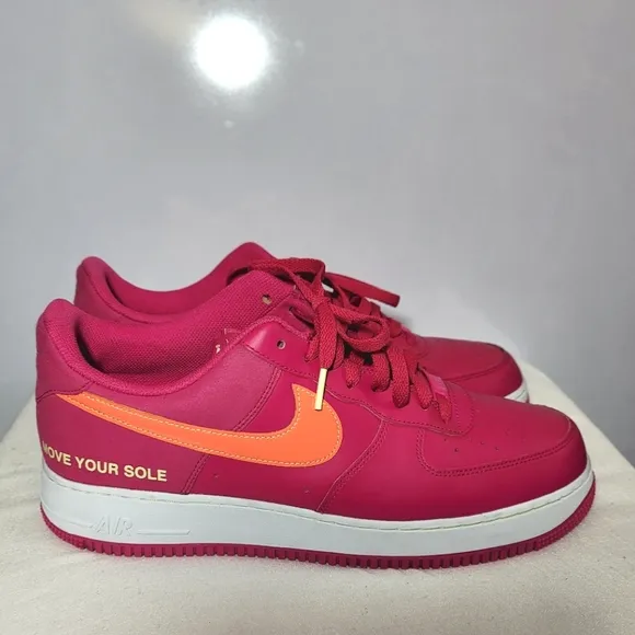 Nike Men's Size 11.5 Air Force 1's 07's LV8 sneakers.