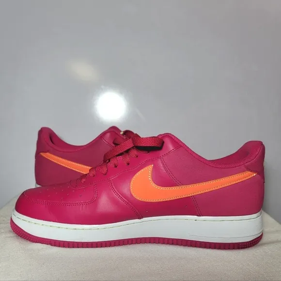 Nike Men's Size 11.5 Air Force 1's 07's LV8 sneakers.