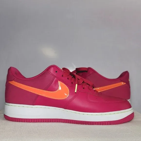 Nike Men's Size 11.5 Air Force 1's 07's LV8 sneakers.
