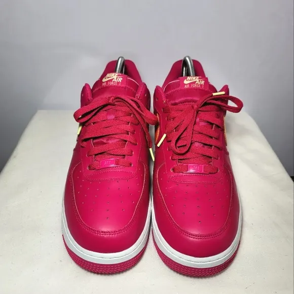 Nike Men's Size 11.5 Air Force 1's 07's LV8 sneakers.