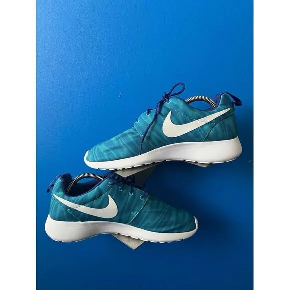 nike  roshe one print 599432-415  womens running shoes Sz 10