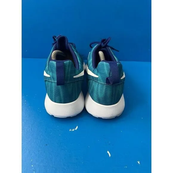 nike  roshe one print 599432-415  womens running shoes Sz 10