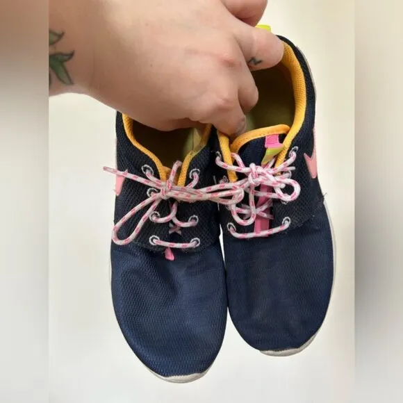 NIKE Roshe Run Running Low Navy Pink Shoes