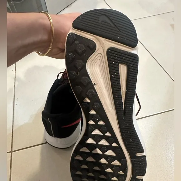 Nike running sneakers black and red 13 US