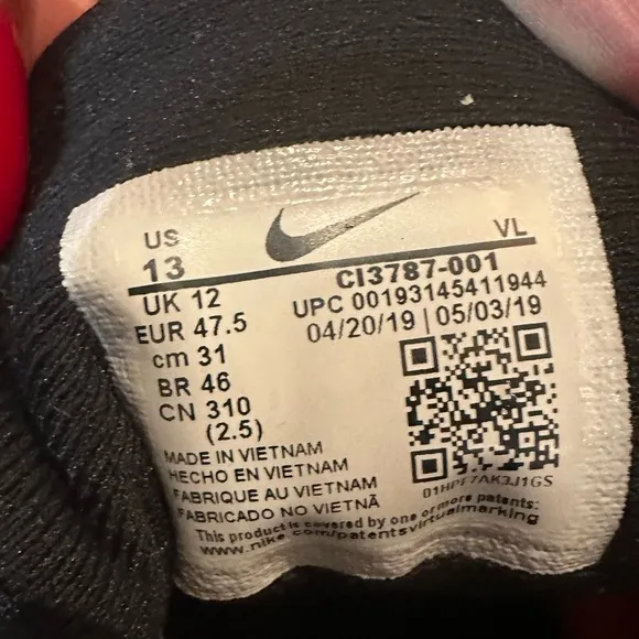 Nike running sneakers black and red 13 US